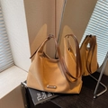 Khaki Segeltuch Hobo-Tasche mit braunen Lederriemen und großem Fassungsvermögen für Alltag - Braun