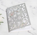 Laserschnitt Silber Glitzer Schneeflocke Hochzeit Einladungskarte mit Blumenblatt - Silber Glitzer