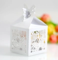 Boîte de mariage élégante découpée au laser blanche avec fermeture papillon décorative - Blanc
