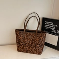 Fashionable leopard print tote bag with brown leather handles for daily commute - Leopard Brown No Pendant