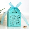 Lasergeschnittene Tiffany-blaue Geschenkbox mit eleganter passender Schleife - Tiffany-Blau