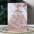 Détail d'invitation de mariage en paillettes or rose découpée au laser en robe - Or Champagne Pailleté