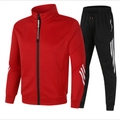 Herren Sportanzug mit roter Stehkragen-Jacke und schwarzer Sporthose mit weißen Streifen - S / Rot