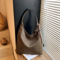 Deep coffee vintage suede tote bag with leopard star charm and embossed details - Green with Pendant