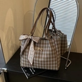 Plaid canvas tote bag with golden bow, G-pattern scarf and leather shoulder strap - Green