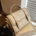 Vintage beige Umhängetasche mit Textur-Einsatz, Tragegriff und mattgoldenen Beschlägen - Gebrochenes Weiß
