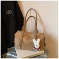Borsa Boston in pelle scamosciata marrone con dettagli argento e charm a cane - Cachi con Pendente