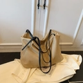 Retro khaki large capacity hobo bag with slim black straps for daily casual style - No Pendant / Khaki