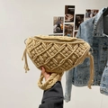 Borsa a tracolla beige in macramé con motivo geometrico intrecciato e dettagli di frange - Cachi