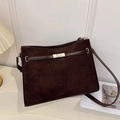 Sac bandoulière vintage en cuir marron foncé mat avec un fermoir en métal doré chic - Marron