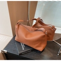 Borsa tote vintage marrone in ecopelle plissettata con cerniera per il pendolare di stile - Marrone