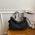 Borsa hobo in denim nero retrò con tracolla regolabile e tasche laterali capienti - Nero
