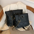 Borse tote trapuntate in nylon nero in due dimensioni con tracolla a catena dorata - Nero Grande