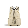 Macro-opname van beige rugzak met trekkoord en de textuur van de ripstop-stof - Beige