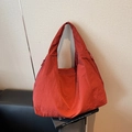 Sac fourre-tout rouge foncé à grande capacité avec détails de cordon et texture plissée - Orange