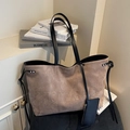 Sac cabas rétro en daim marron avec embossage TOTE BAG et bandoulières noires - Khaki