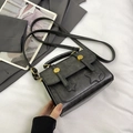 Vintage zwarte crossbody tas met sterreliëf en gouden metalen gesp detail - Zwart