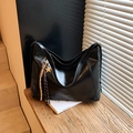 Large black leather tote bag with glossy finish and star pendant for women fashion - Black