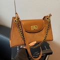 Sac bandoulière vintage caramel avec empiècement en daim et fermoir rotatif doré - Marron