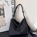Bolso bandolera de nailon negro con correa trenzada de nudos gruesos de estilo casual - Negro