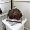 Sac cadre vintage en cuir marron avec surpiqûres et bandoulière chaîne à glands - Marron