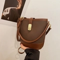 Braune Color-Block Beuteltasche im Vintage-Stil mit goldenem Drehverschluss und Riemen - Braun