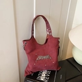 Borsa tote punk retrò bordeaux opaco con borchie argentate e dettagli con occhielli - Borgogna