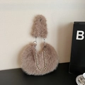 Borsa in peluche kaki con manico in pelliccia e dettaglio catena argento - Marrone