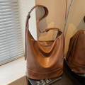 Sac seau hobo marron vintage avec bandoulière réglable en PU souple au design minimaliste - Marron