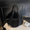 Bolso tote negro minimalista de gran capacidad con textura mate y correa para el hombro - Negro