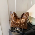 Bolso hobo acolchado marrón oscuro con correa de cadena y cierre con cordón mujer - Marrón