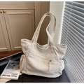 Borsa tote beige in velluto a coste con tasca con cerniera e coulisse laterali esterne - Bianco Sporco