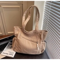 Borsa tote beige in velluto a coste con coulisse laterali e tasca con cerniera - Cachi