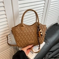 Braune Beuteltasche mit Webmuster für Damen mit Holzperlenquaste und Umhängeriemen - Khaki