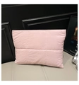 Detalle de la funda rosa acolchada para portátil en suave nailon impermeable - Rosa