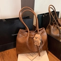 Retro brown large-capacity leather tote bag with a cute plush bear pendant accessory - Brown (With Pendant)