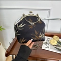 Borsa vintage in jacquard nero con motivo di bambù dorato e cornice in bronzo - Nero