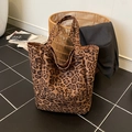 Grande borsa tote leopardata in finto scamosciato marrone e nero per uso quotidiano - Stampa leopardata