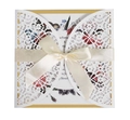 Invito a nozze quadrato tagliato al laser con fiocco in seta e biglietto floreale vintage - Bianco