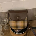 Schicke braune Satteltasche mit Vintage-Leder-Patchwork und strukturierter Wolle - Braun