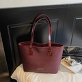 Grand sac cabas bordeaux vintage en similicuir texturé avec des anses vernies - Rouge Vin Sans Pendentif