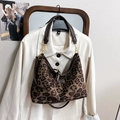 Vintage-Schultertasche mit Leopardenmuster, braunen Ledergriffen und Goldbeschlägen - Leopard Kaffee Ohne Anhänger