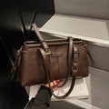Bolso tote retro de cuero marrón oscuro con correas dobles y logotipo de ZHONMA - Marrón