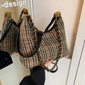 Retro plaid crossbody bag with green-brown tweed and gold chain handle - Black