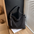 Grand sac cabas noir mat avec pochette à chaîne assortie pour le trajet quotidien - Ensemble Tote et Pochette / Noir