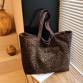 Große Shopper-Tasche mit Leopardenmuster, Doppelgriffen und Vordertasche in Braun - Dunkelbraun