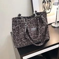 Borsa tote chic con stampa leopardata grigia, catena in metallo e grande capienza - Leopardo Grigio