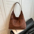 Sac fourre-tout en daim marron foncé avec fleurs découpées et longues bandoulières - Marron