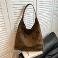 Sac fourre-tout vintage marron foncé en suédine avec motifs floraux découpés au laser - Vert