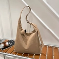 Elegante bolso hobo beige de gran capacidad en cuero sintético mate con correa ajustable - Caqui